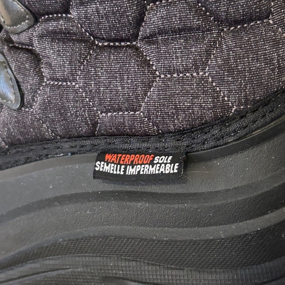 Ice Fields Women’s Puff Quilted Waterproof Boot Faux Fur Trim Size 8 - Picture 9 of 13